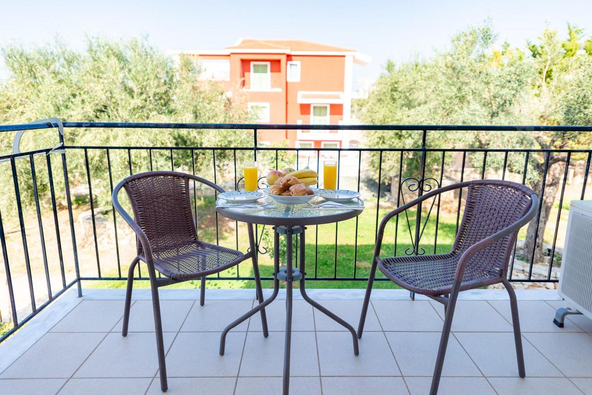 Vista Verde Studios & Apartments Свороната Екстер'єр фото